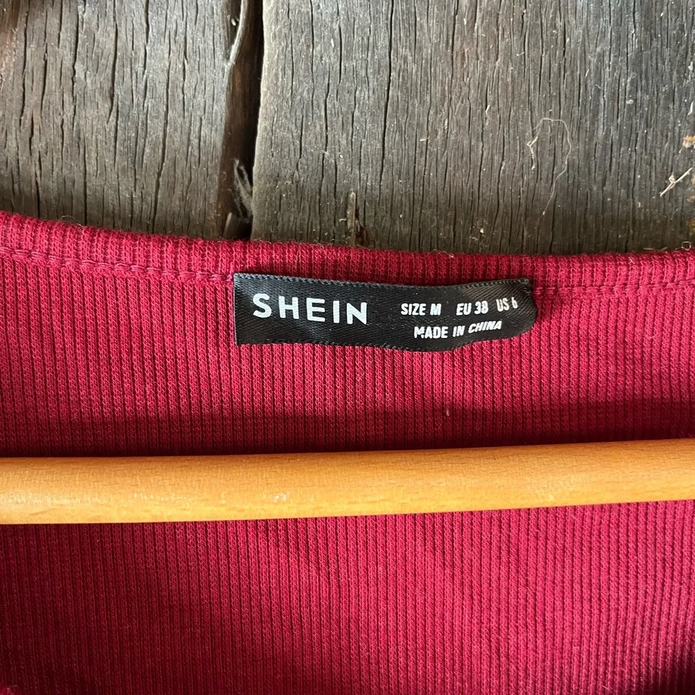 Crop top - Picture 3 of 3